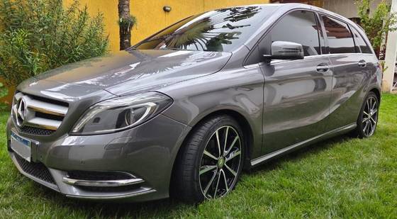 MERCEDES-BENZ B 200 1.6 SPORT TURBO GASOLINA 4P AUTOMÁTICO MERCEDES-BENZ B 200 1.6 SPORT TURBO GASOLINA 4P AUTOMÁTICO